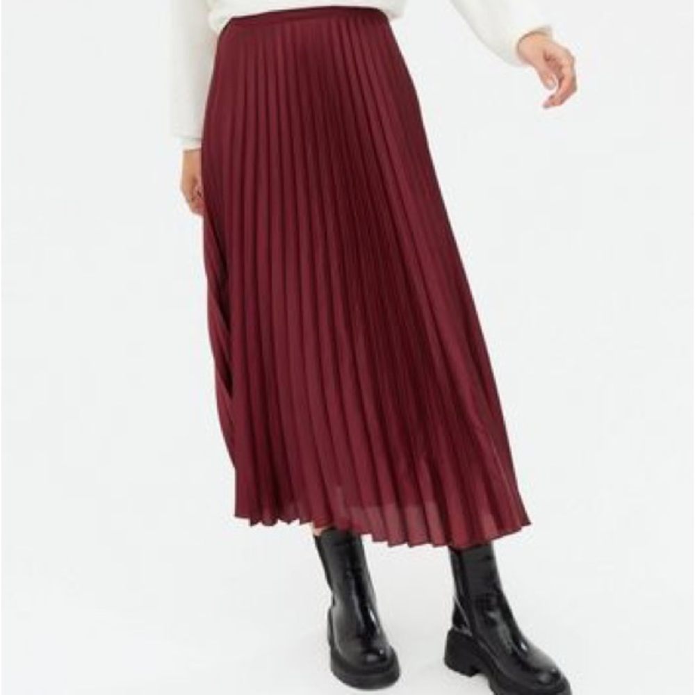 Uniqlo Red Pleated Midi Skirt